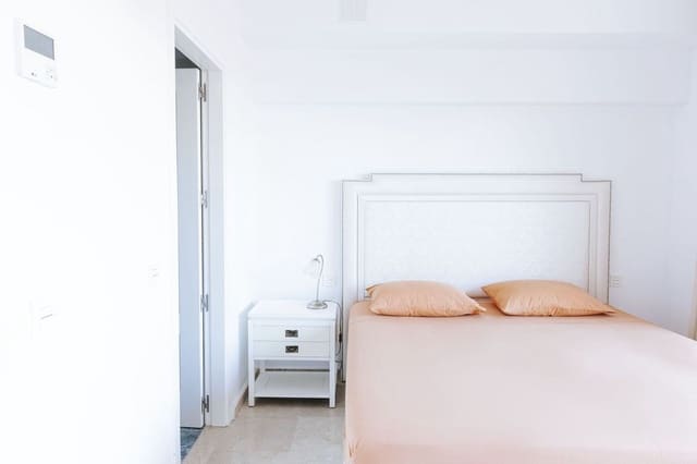 3 slaapkamer Rijtjeshuis te huur in Cabopino - Artola, Marbella met zwembad - € 2.300 (Ref: 8152207)