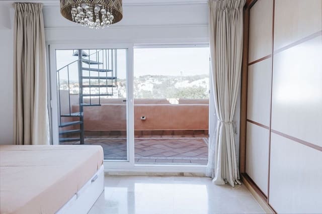 3 slaapkamer Rijtjeshuis te huur in Cabopino - Artola, Marbella met zwembad - € 2.300 (Ref: 8152207)