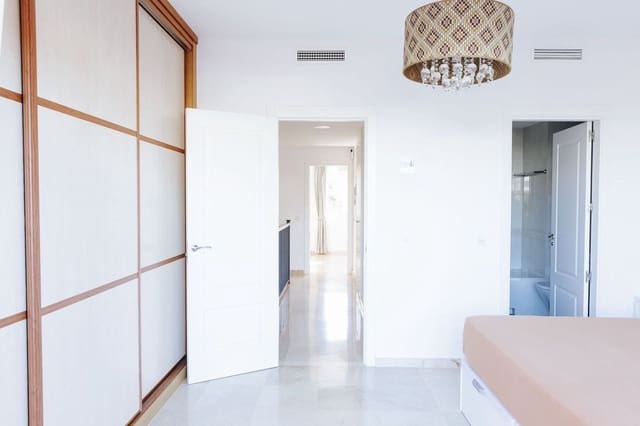 3 slaapkamer Rijtjeshuis te huur in Cabopino - Artola, Marbella met zwembad - € 2.300 (Ref: 8152207)