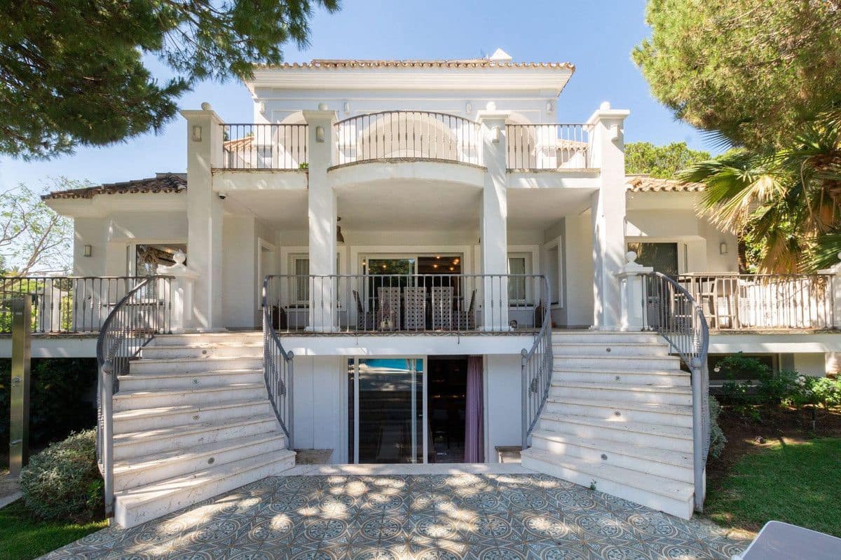 6 soveværelse Villa til leje i Marbella med swimmingpool - € 9.000 (Ref: 8193809)
