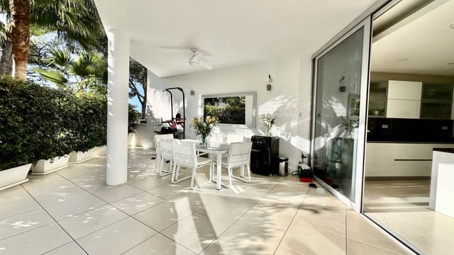 3 soveværelse Villa til leje i Puerto Banus, Marbella med swimmingpool - € 7.000 (Ref: 8293249)