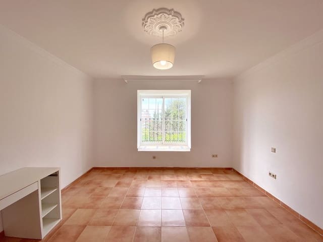 5 slaapkamer Rijtjeshuis te huur in Casco Antiguo, Marbella met zwembad - € 3.000 (Ref: 8293253)