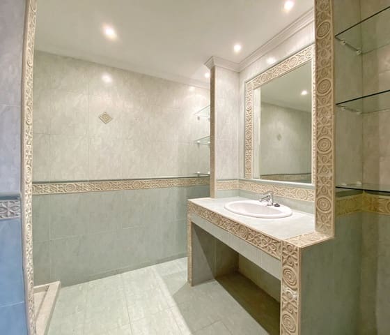 5 slaapkamer Rijtjeshuis te huur in Casco Antiguo, Marbella met zwembad - € 3.000 (Ref: 8293253)