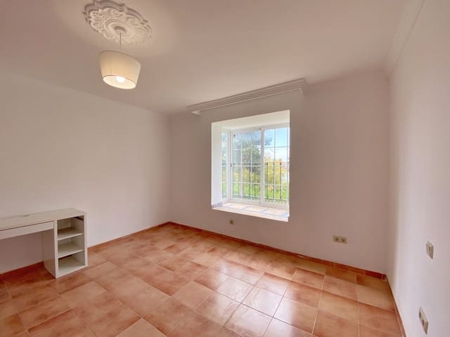 5 slaapkamer Rijtjeshuis te huur in Casco Antiguo, Marbella met zwembad - € 3.000 (Ref: 8293253)