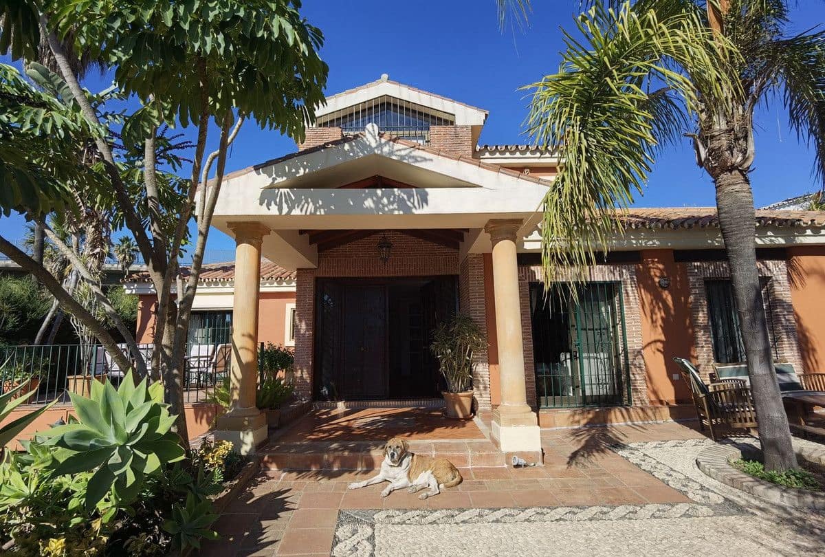 5 soveværelse Villa til salg i Marbella med swimmingpool - € 1.300.000 (Ref: 8293298)