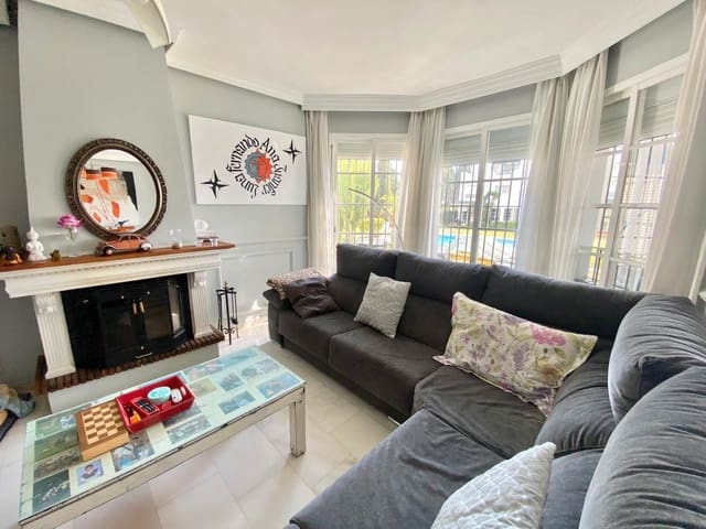 3 makuuhuone Omakotitalo myytävänä paikassa Los Naranjos, Marbella - 679 000 € (Ref: 8840406)