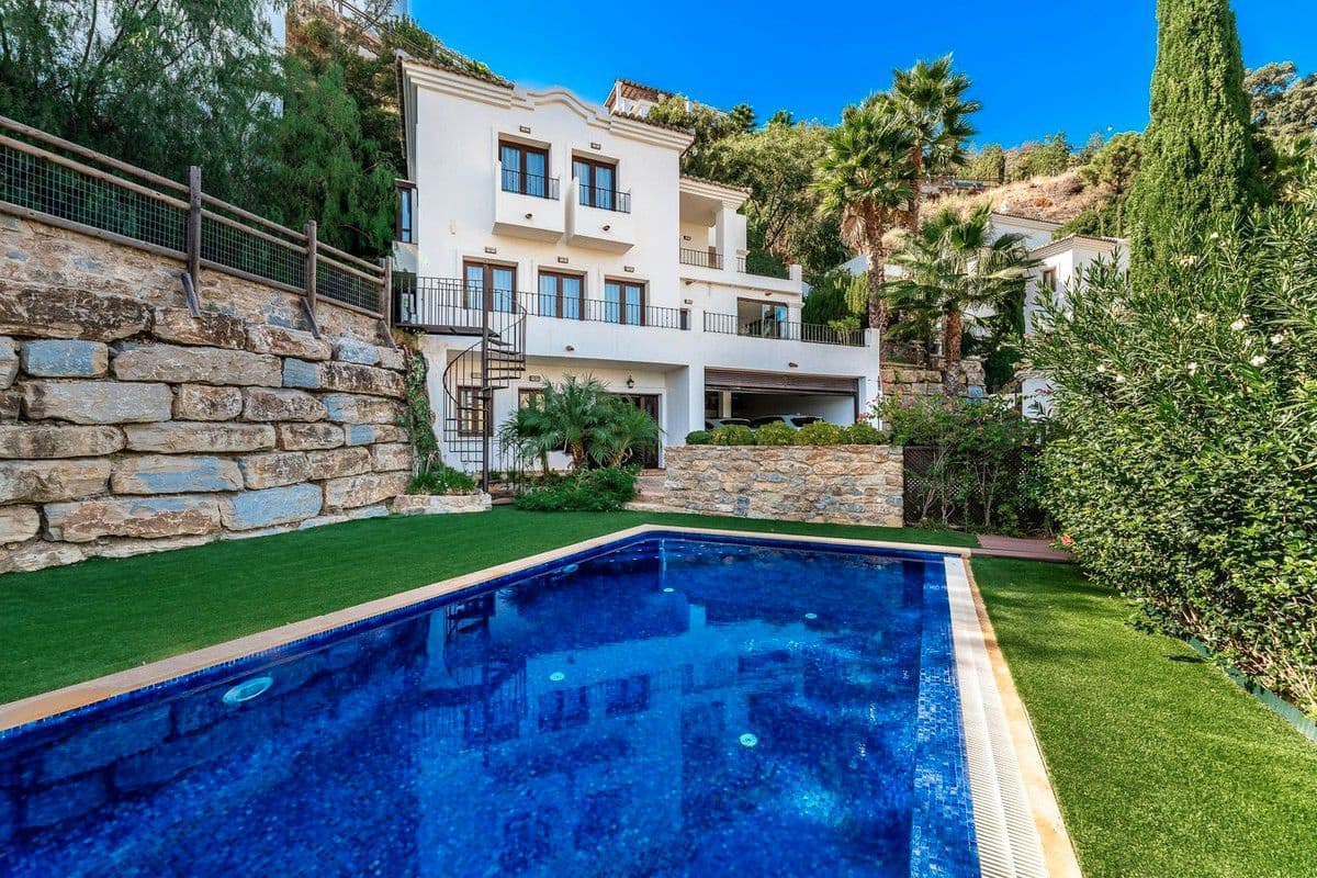 5 soveværelse Villa til salg i Benahavis med swimmingpool garage - € 1.595.000 (Ref: 8906978)