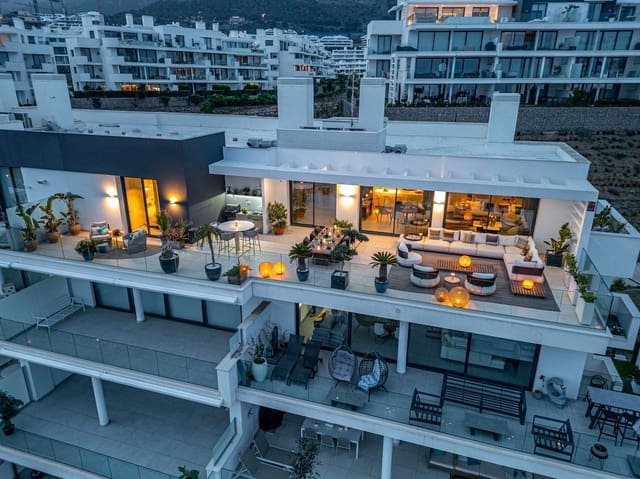3 soveværelse Penthouse til salg i Castillo Sohail, Fuengirola - € 1.325.000 (Ref: 8940318)