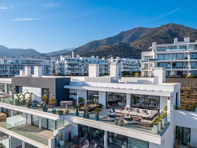 3 soveværelse Penthouse til salg i Castillo Sohail, Fuengirola - € 1.325.000 (Ref: 8940318)
