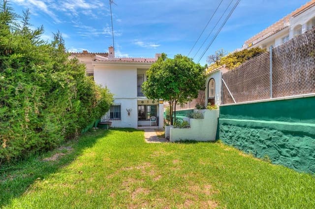 4 soverom Hus til salgs i Puerto Banus, Marbella - € 360 000 (Ref: 8975854)