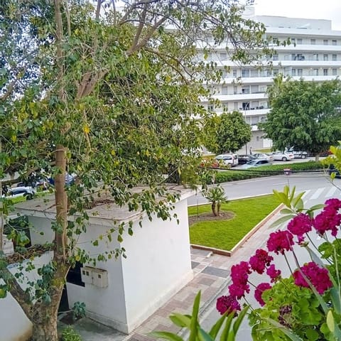 3 soveværelse Lejlighed til salg i Las Brisas, Marbella - € 192.000 (Ref: 8980272)
