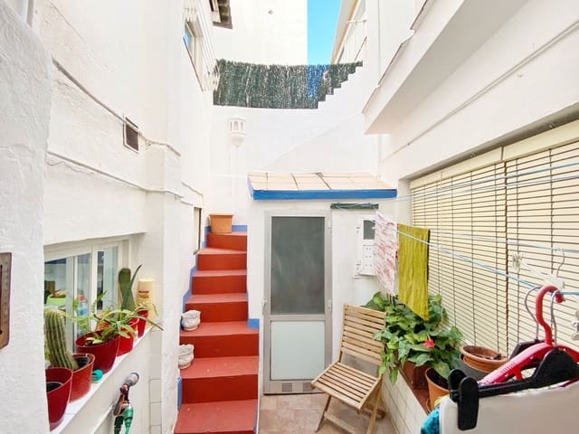 5 soveværelse Byhus til salg i Ricardo Soriano, Marbella - € 470.000 (Ref: 9000982)