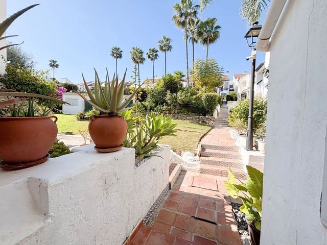 3 sovrum Semi-fristående Villa till salu i Paraiso - Barronal, Estepona - 372 000 € (Ref: 9005337)