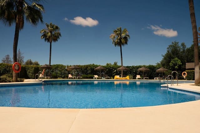 3 soveværelse Lejlighed til salg i Las Brisas, Marbella - € 1.190.000 (Ref: 9039954)