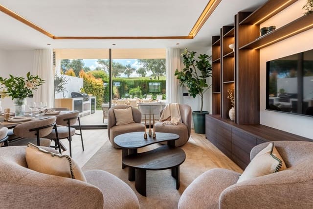 4 makuuhuone Omakotitalo myytävänä paikassa Los Naranjos, Marbella - 949 000 € (Ref: 9039957)