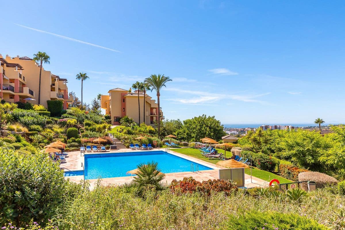 2 soveværelse Lejlighed til salg i Benahavis - € 349.000 (Ref: 9057889)