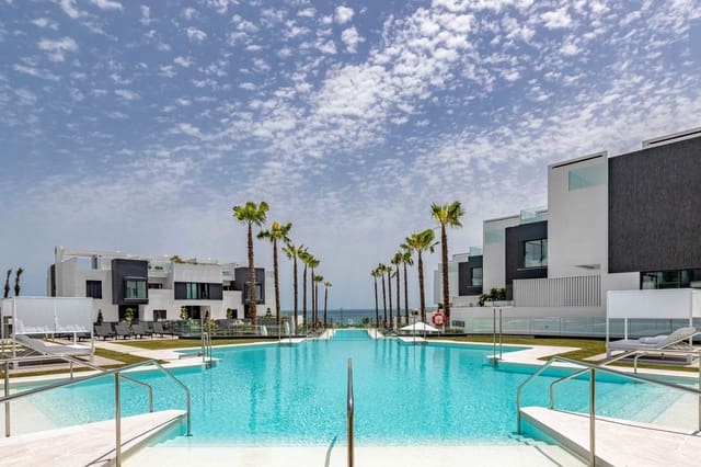 3 soveværelse Semi-Rækkehus til salg i Parque Central, Estepona med swimmingpool - € 2.500.000 (Ref: 9060178)