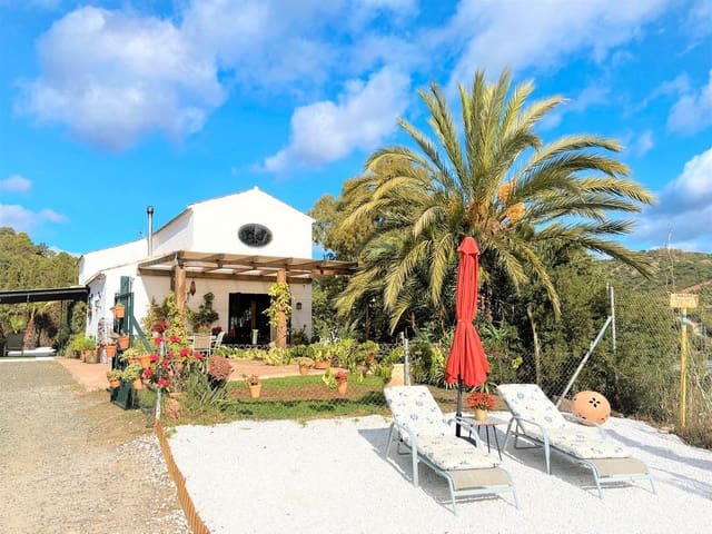 2 makuuhuone Maalaistalo myytävänä paikassa La Concha - Resina Golf, Estepona mukana uima-altaan 
autotalli - 499 000 € (Ref: 9064614)