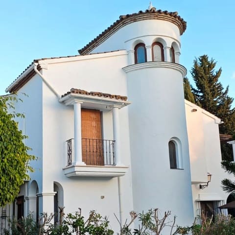 4 soveværelse Semi-Rækkehus til salg i Paraiso - Barronal, Estepona med swimmingpool - € 530.000 (Ref: 9065535)