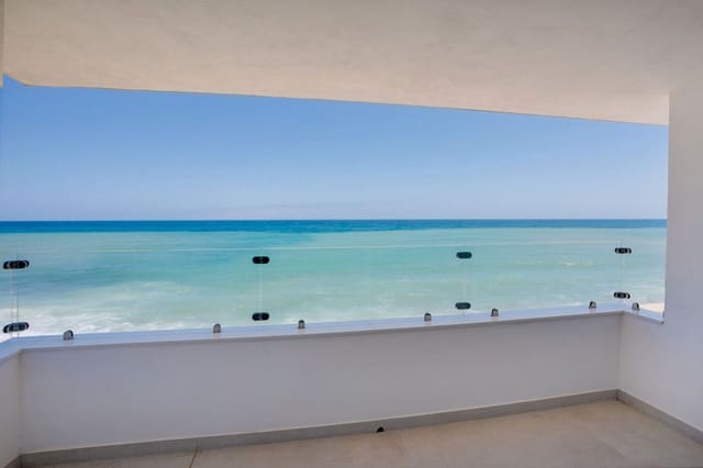 3 soveværelse Villa til salg i Puerto de la Duquesa, Manilva - € 1.200.000 (Ref: 9081402)