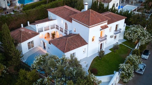 5 soveværelse Villa til leje i Paraiso - Barronal, Estepona med swimmingpool garage - € 13.000 (Ref: 9100335)