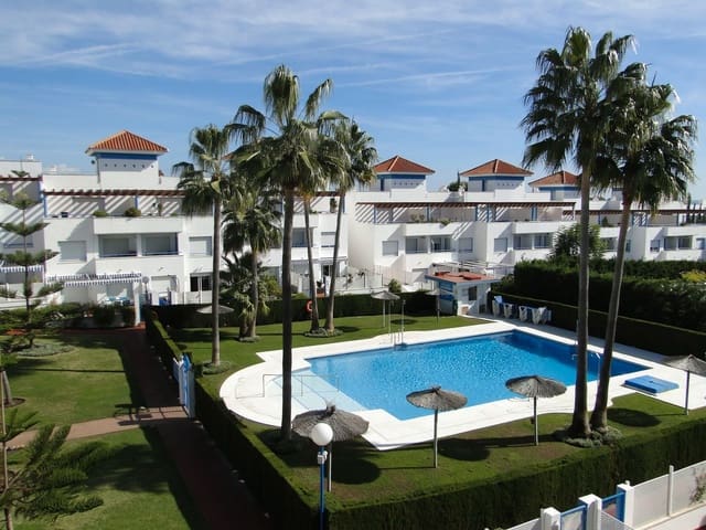 5 soveværelse Semi-Rækkehus til salg i Villacana - Costalita - Saladillo, Estepona med swimmingpool garage - € 550.000 (Ref: 9112696)