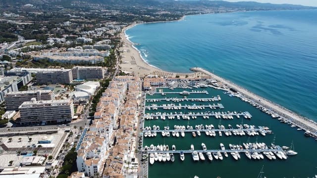3 soveværelse Lejlighed til salg i Playa Bajadilla - Puertos, Marbella med garage - € 1.100.000 (Ref: 9130683)