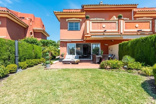 4 soveværelse Semi-Rækkehus til salg i Nueva Atalaya, Estepona med swimmingpool garage - € 595.000 (Ref: 9130815)