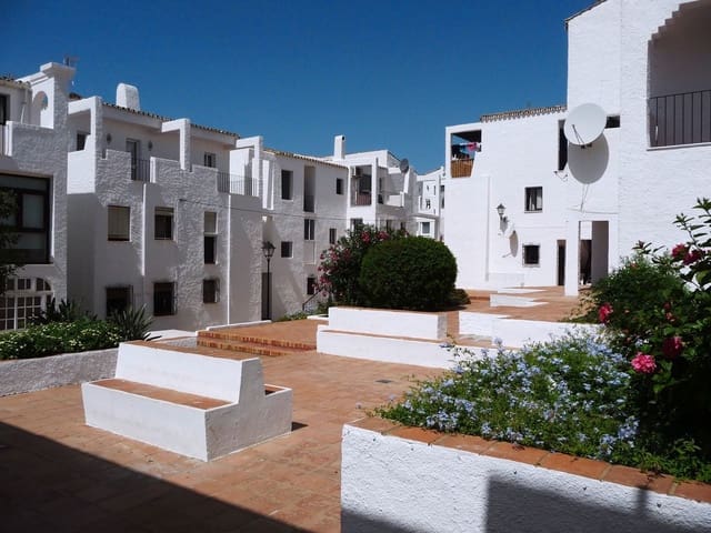 1 soveværelse Lejlighed til salg i Puerto de la Duquesa, Manilva med swimmingpool - € 159.950 (Ref: 9158937)