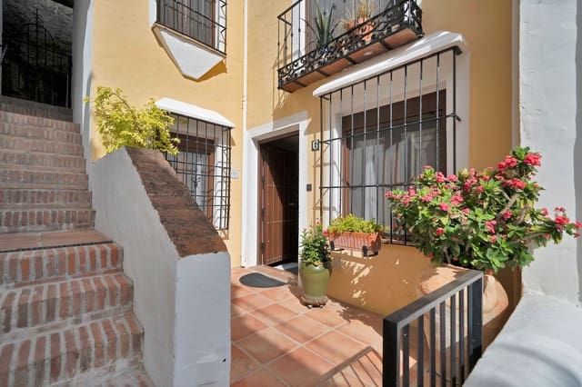 3 soveværelse Semi-Rækkehus til salg i La Zagaleta - El Madroñal, Benahavís - € 695.000 (Ref: 9158960)
