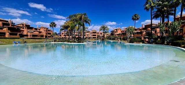 4 soveværelse Penthouse til leje i Atalaya-Isdabe, Estepona med swimmingpool garage - € 4.500 (Ref: 9158969)