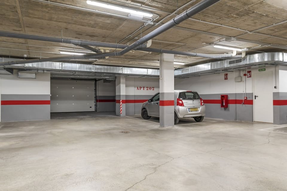 2 makuuhuone Huoneisto myytävänä paikassa Estepona mukana uima-altaan 
autotalli - 495 000 € (Ref: 10098631)
