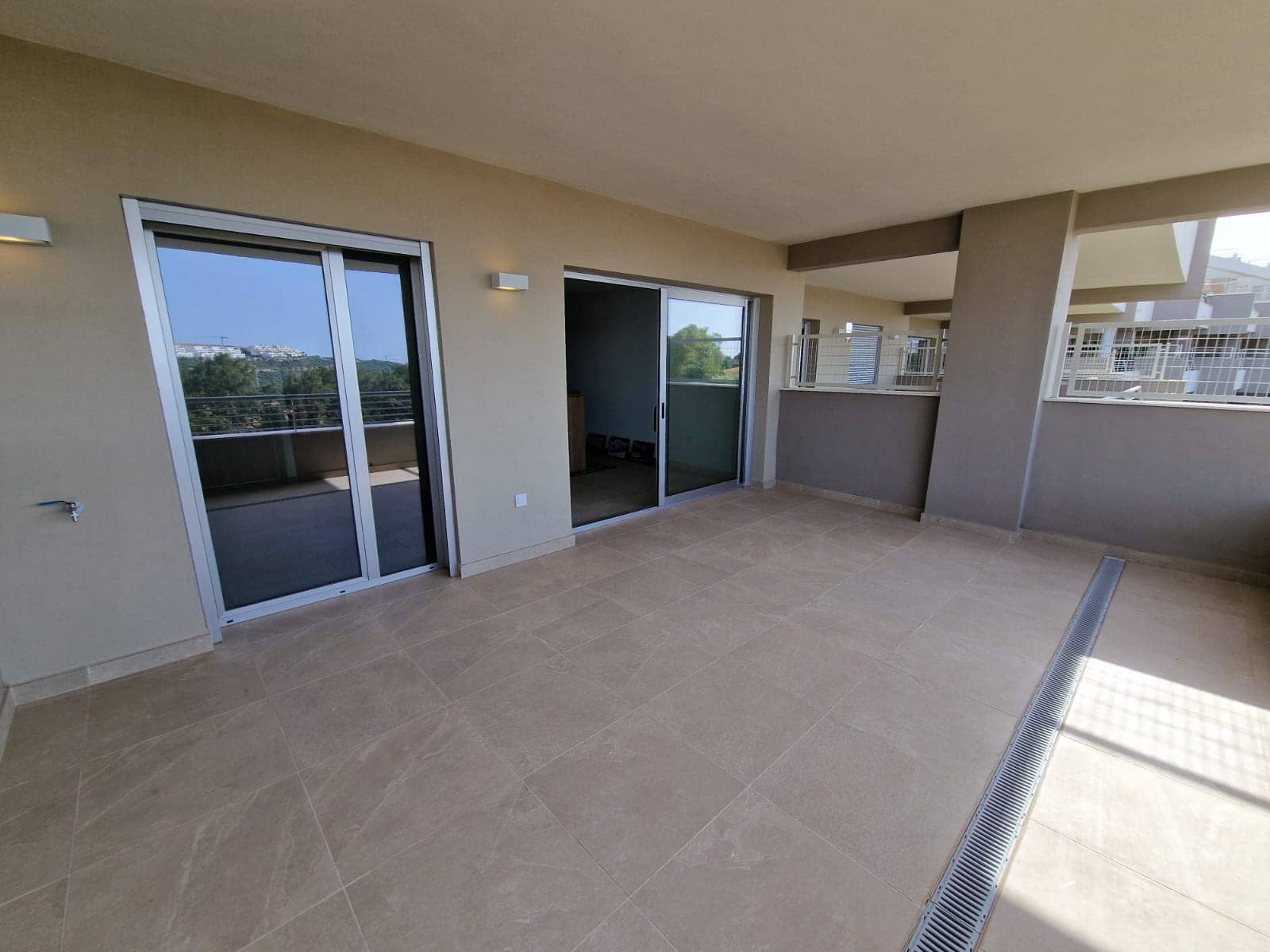 2 soveværelse Lejlighed til salg i Estepona med swimmingpool garage - € 370.000 (Ref: 10100840)