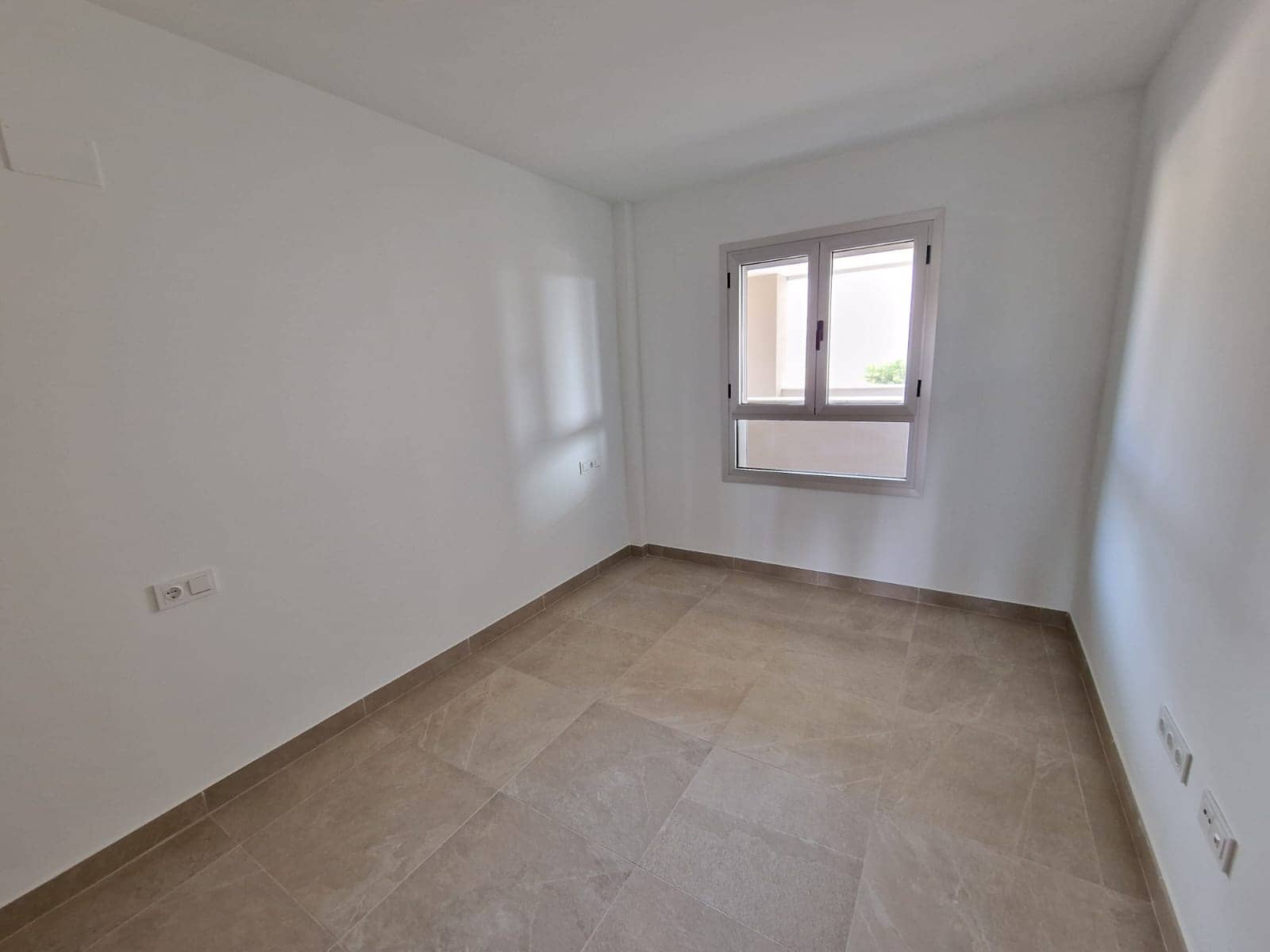 2 soveværelse Lejlighed til salg i Estepona med swimmingpool garage - € 370.000 (Ref: 10100840)