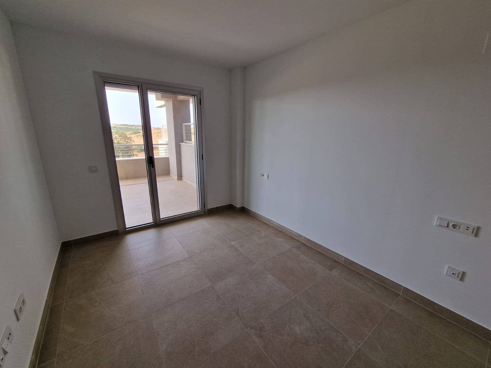 2 soveværelse Lejlighed til salg i Estepona med swimmingpool garage - € 370.000 (Ref: 10100840)
