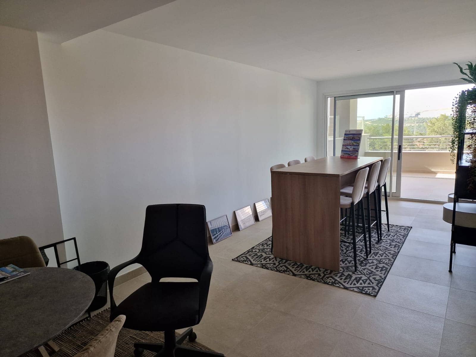 2 soveværelse Lejlighed til salg i Estepona med swimmingpool garage - € 370.000 (Ref: 10100840)