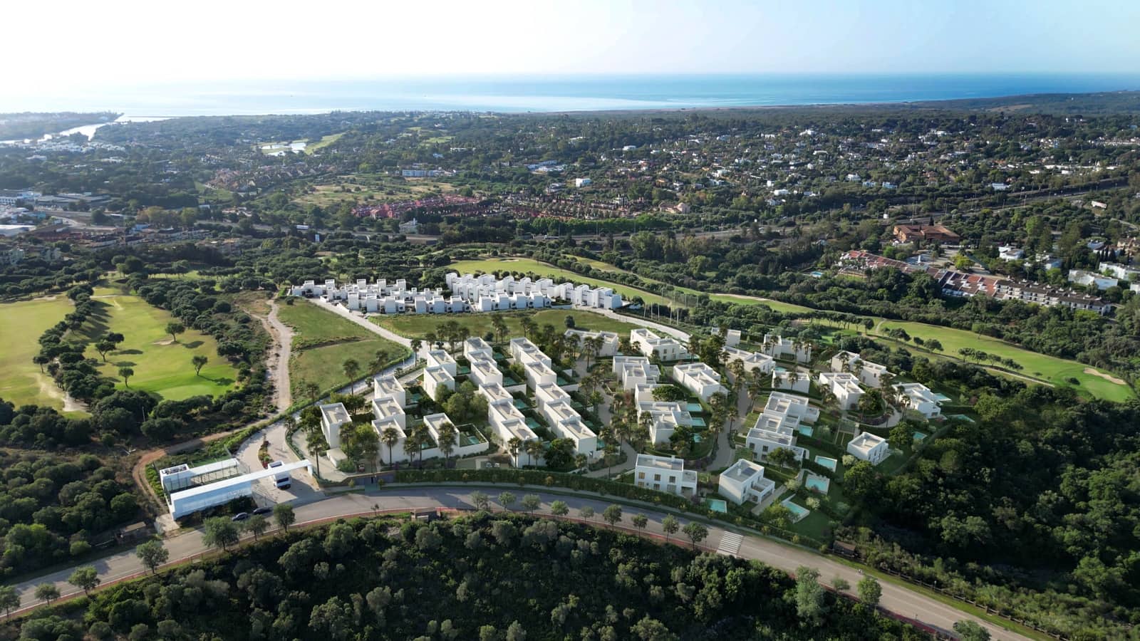 3 soveværelse Rækkehus til salg i Sotogrande med swimmingpool - € 954.000 (Ref: 10112095)