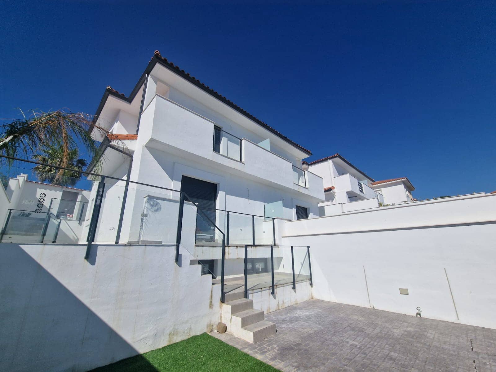 2 soverom Kjedet enebolig til salgs i Manilva - € 369 000 (Ref: 10113404)