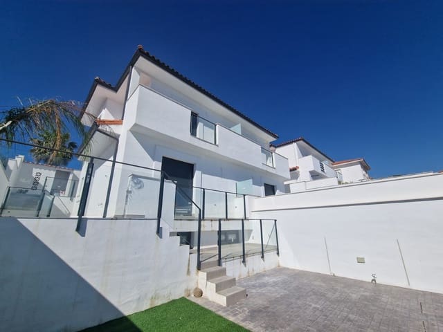 2 sovrum Semi-fristående Villa till salu i Manilva - 369 000 € (Ref: 10113404)