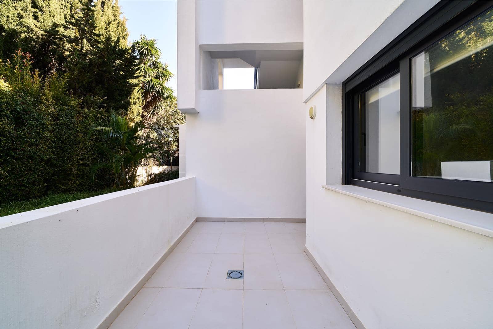 2 bedroom Apartment for sale in Marbella with pool garage - € 540,000 (Ref: 10124734)