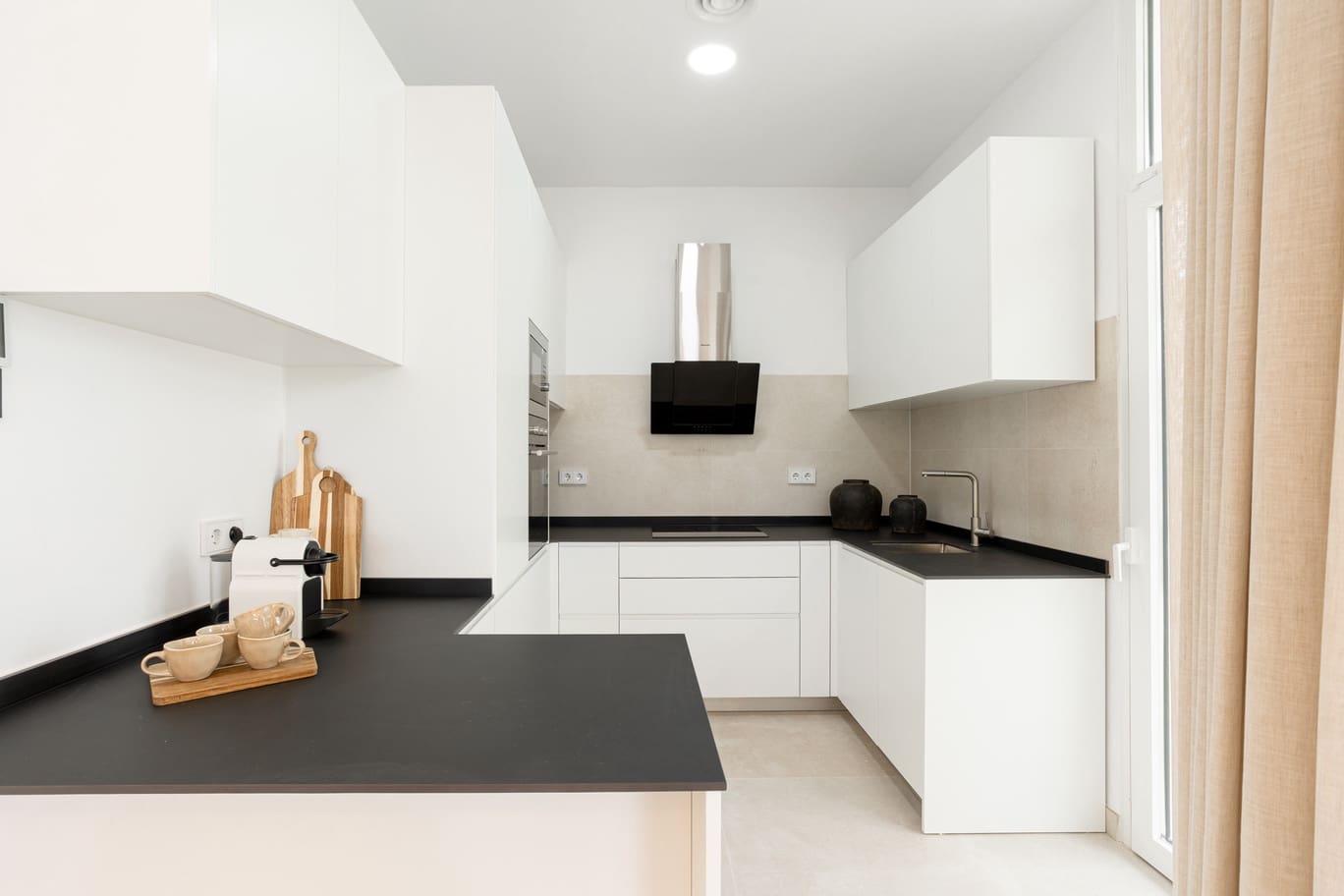 4 slaapkamer Villa te koop in Marbella met zwembad garage - € 1.950.000 (Ref: 10136437)