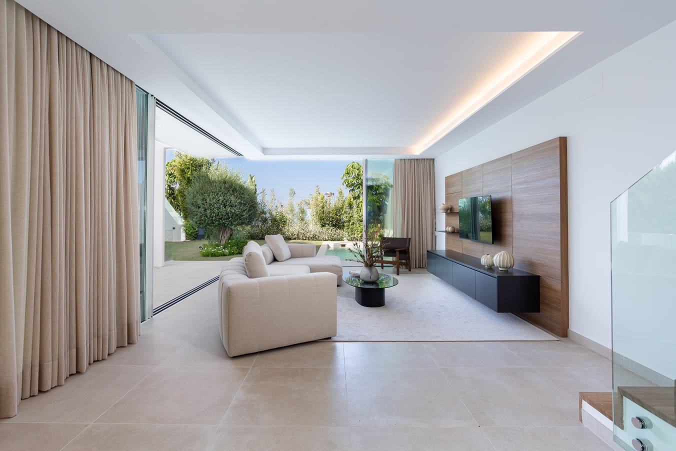 4 slaapkamer Villa te koop in Marbella met zwembad garage - € 1.950.000 (Ref: 10136437)