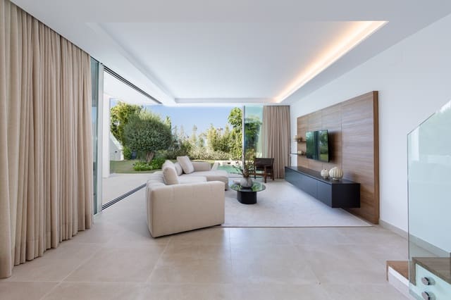 4 bedroom Villa for sale in Valdeolletas - Las Cancelas - Xarblanca, Marbella with pool garage - € 1,950,000 (Ref: 10136437)