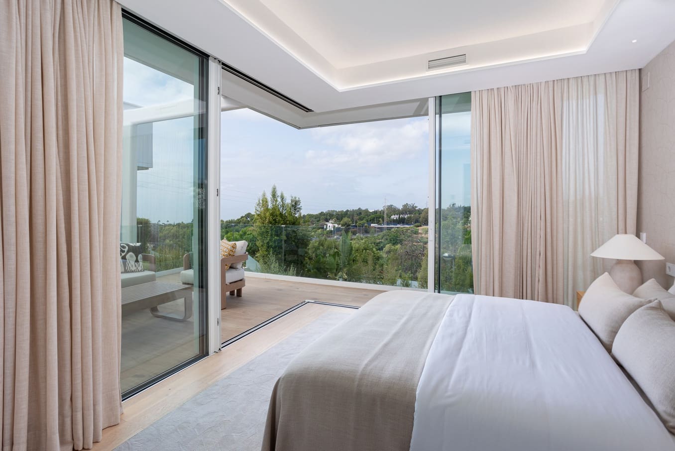 4 slaapkamer Villa te koop in Marbella met zwembad garage - € 1.950.000 (Ref: 10136437)