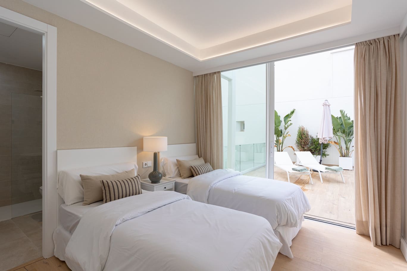4 slaapkamer Villa te koop in Marbella met zwembad garage - € 1.950.000 (Ref: 10136437)