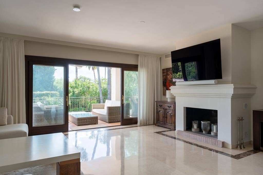4 Zimmer Villa zu verkaufen in Marbella mit Pool Garage - 2.250.000 € (Ref: 10140184)