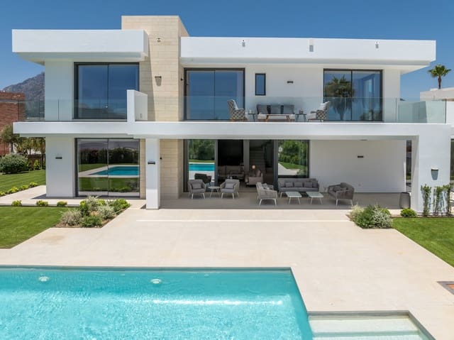 5 slaapkamer Villa te koop in Río Real, Marbella met zwembad garage - € 5.200.000 (Ref: 10144885)