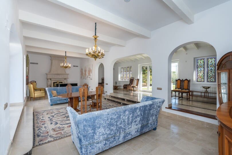 5 bedroom Villa for sale in Benahavis with pool garage - € 1,900,000 (Ref: 10155760)