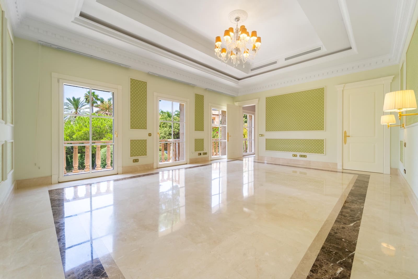 10 soveværelse Villa til salg i Golden Mile med swimmingpool garage - € 17.500.000 (Ref: 10166880)