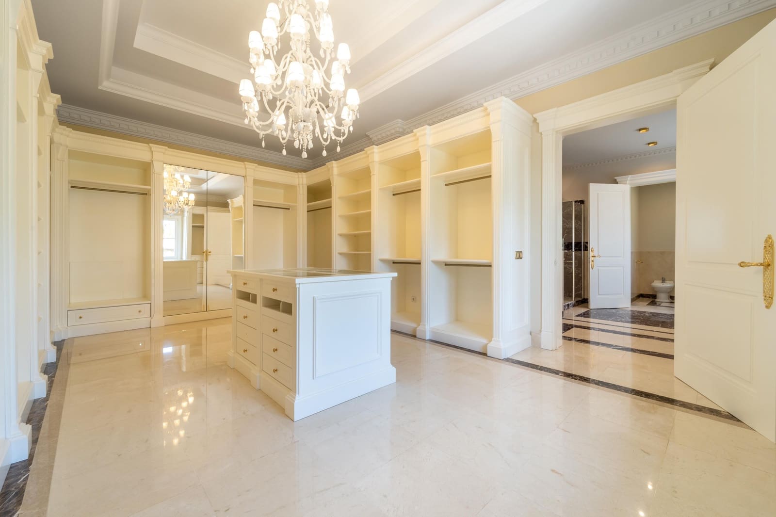 10 soveværelse Villa til salg i Golden Mile med swimmingpool garage - € 17.500.000 (Ref: 10166880)
